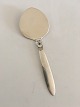 Georg Jensen 
Kaktus Sterling 
Sølv Canapè 
Spade No 207. 
Måler 17,5 cm