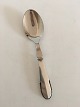 Georg Jensen 
Kugle 
Serveringske i 
Sterling Sølv 
og Stål No 96. 
Måler 19,3 cm
