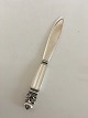 Georg Jensen 
Sterling Sølv 
Konge Brevkniv 
No 301. 
Helsølv. Måler 
20 cm