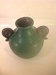 BO FAJANS - Eva 
Jancke-Bjørk.
vase med grøn 
glasur tidelig 
1900-tals
NR.4343 
Højde: 8,5 ...
