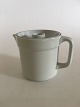 Royal 
Copenhagen 
"Blåkant" 
Kaffekande No. 
3058. 12 cm 
Høj. 1 L. 
Grethe Meyer 
Fajance Stel