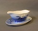Sauce boat in 
Christmas Rose 
by Bing & 
Grøndahl.
H - 10 cm, W - 
24 cm and D - 
14 cm.