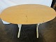 Langbord, i 
oval form, 
fyrretræ
Meget 
dekorativt 
understel og 
smuk bordplade
L: 149cm, B: 
...