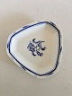 Bing & Grondahl 
Jubilee Service 
Triangular 
Dish. 23 cm. 
Designed by 
Hans Tegner 
1928, B&Gs 75 
...