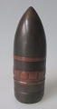 Granat i stål og kobber. 1793. Dia.: 3,5 cm. Længde.: 10,5 cm. 