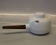 B&G porcelain White Koppel 515 Gravy boat with wooden handle 9 x 27 cm
