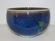 Ubekendt 
keramiker, skål 
med flot blå 
glasur i fin 
moderne form.
Usigneret.
Diameter 15,5 
...