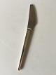 Georg Jensen 
Sterling Silver 
Argo Dinner 
Knife No 6B. 
Measures 22.5 
cm / 8 55/64 
in.