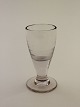 Holmegård 
spidsglas H. 
8.2 cm. 19.årh. 
 Nr. 322176