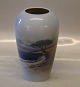 Lyngby  
128-2-75 Lyngby 
Vase Landskab 
ved kysten 18 
cm Stemplet med 
Kongelig Krone, 
Handpainted, 
...