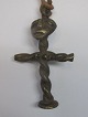 Bronze kors i 
form af kvinde, 
20. årh. Cire 
perdue. Benin. 
6,5 x 4 cm. 