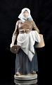 Bing og 
Grøndahl figur, 
Malkepige med 
spand og 
taburet (899) 
Design 
Christian 
Thomsen for ...