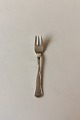 Dobbeltriflet 
Cohr Silver 
Cake Fork. 
Measures 13.1 
cm / 5 1/18"