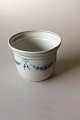 Bing and 
Grondahl Empire 
Flower Flower 
Pot No 668. 
Measures 11 cm 
x 13.5 cm /  
4.33 inch. x 
5.3 ...