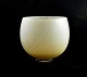 Holmegaard 
glasskål hvid, 
med striber, på 
lille klar 
glasfod
H.: 18cm Ø.: 
18cm
Varenr.: 
327658
