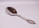 Handmade server 
by Cohr in 
hallmarked 
silver.
L - 29 cm.