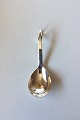 Georg Jensen 
Sterling Sølv 
Ornamental 
Serveringsske 
No 21. Måler 
23,5 cm
