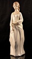 Diana figur, 
Hand made in 
Spain. Pige med 
rose i hånden
Figuren måler 
H.: 32,5cm Ø.: 
...