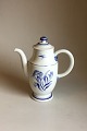 Bing & Grøndahl 
Jubilee Coffee 
Pot. Measures 
28.5 cm / 11 
7/32"