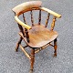 Engelsk kaptajn 
stol. 19. årh. 
Bøge træ. H. 
76, B. 52, D. 
55 cm.