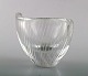 Tapio Wirkkala 
for Iittala. 
Finland 
1960´erne.
Klar kunstglas 
vase med 
indgraveret 
dekoration i 
...