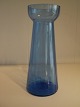 Søblåt 
hyacintglas/zwibelglas, 
lige  optisk 
stribet. Dansk 
ca.1920. Højde: 
21,5 cm. I fin 
fin ...