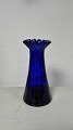 Blå hyacintglas med bølget toprandAntagelig Norge 1800-talletHøjde 18.6cm.