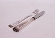 Dinner fork and 
knife in Royal 
Porcelain. Ask 
for number in 
stock.
18 cm and 21 
cm.