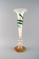 Stor Art 
Nouveau opaline 
glasvase med 
grøn slange.
I flot stand.
Måler : 39 cm. 
x 15 cm.
