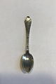 "Antik rokoko" 
Silver Salt 
Spoon  L 7 
cm/2.75"  
Weight 4.5 
gr/0.16 oz