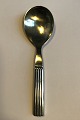 Georg Jensen 
Sterling Silver 
Large 
Servingspoon 
with steel 
Bernadotte No 
97. Measures 
22.5 cm / ...