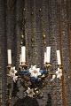 Gammel Fransk 
lysekrone i 
forgyldt jern , 
dekoreret med 
forgyldte 
blomster , 
heraf blandt 
andet ...