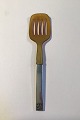 Evald Nielsen 
Silver No 33 
Herring Server 
with bone L 16 
cm/6.29"