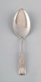 Hans Hansen 
sølvtøj 
Arvesølv nr. 2. 
Serveringsspade 
i 3-tårnet 
helsølv. 1936.
Måler : 20,8 
...