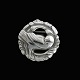Georg Jensen 
Broche i 
sterling sølv 
#66.
Duemotiv 
tegnet af 
Kristian 
Moehl-Hansen.
Stemplet ...