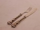 Fish cutlery in 
other pattern 
of hallmarked 
silver. Ask for 
number in 
stock.
22 cm and 19 
cm.
