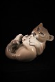 Royal 
Copenhagen 
porcelæns figur 
af løveunge.
Dekorations 
nummer : 2696. 
1.sort. Fra ...