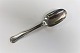 Georg Jensen. 
Sterling (925). 
Dobbeltriflet. 
Dessertske. 
Længde 17,2 cm.