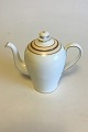 Bing & Grondahl 
Don Juan Coffee 
Pot No 91A. 
Measures 21 cm 
/ 8 17/64 in.
