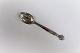 Georg Jensen. 
Dronning. 
Theske. 
Sterling (925). 
Længde 13 cm.