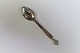 Georg Jensen. 
Dronning. 
Kaffeske. 
Sterling (925). 
Længde 11,2 cm