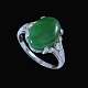 Cocktail 
Platinring med 
jade og 
diamanter.
To Brillanter 
af 0,05ct. 
Total 0,10ct.
Str. ...