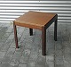 Sidebord el. 
mindre sofabord 
i mahogni
Design af 
Illum 
Wikkelsøe. 
Kvadratisk 
sofabord i ...