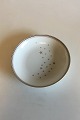 Bing & Grondahl 
Milky Way Bowl 
No 22. Measures 
21 cm / 8 17/64 
in.