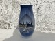 Bing & 
Grøndahl, Vase 
#1302/6247, 
Kronborg, 21cm 
høj, 
1.sortering 
*Perfekt stand*