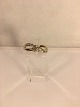 Diamant Ring.
Guld 14k 585 
8 stk 
diamanter i 
hjerter 0,08 ct 
ialt.
Mester stempel 
JAa ( Jens ...