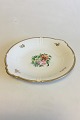 Bing & Grøndahl 
Herregaard Cake 
Dish. Measures 
27 cm / 10 5/8 
in.