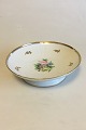 Bing & Grondahl 
Herregaard Cake 
Dish on Foot. 
Measures 6 cm / 
2 23/64 in. x 
22 cm / 8 21/32 
in. dia.