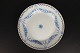 Bing & Grøndahl 
Empire 
Large round 
serving platter 
with full lace
Diameter 32 cm 

2. ...