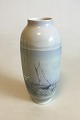 Bing & Grøndahl 
Art Nouveau 
vase af Clara 
Nielsen No 
7297/32. Måler 
23 cm